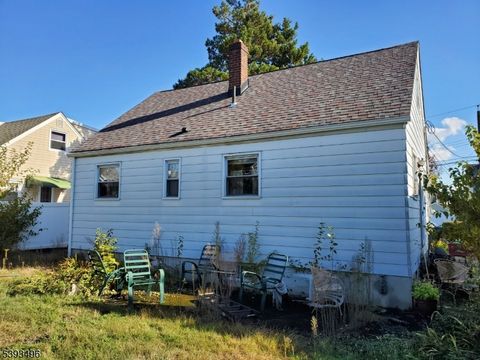 Photo of 595 Elm Ave, Saddle Brook, NJ 07663 (MLS # 3994511)