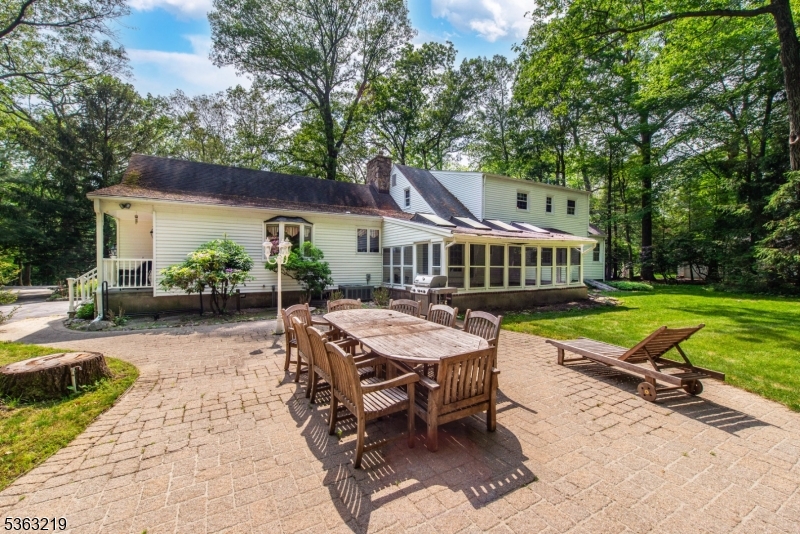 504 Pepperidge Tree Ln