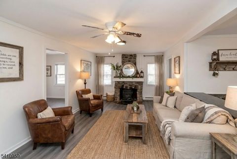 105 Dupont Ave Hopatcong Boro NJ 07843