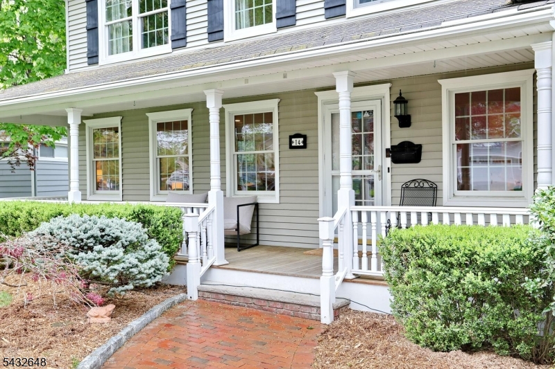 14 Chadwick Pl