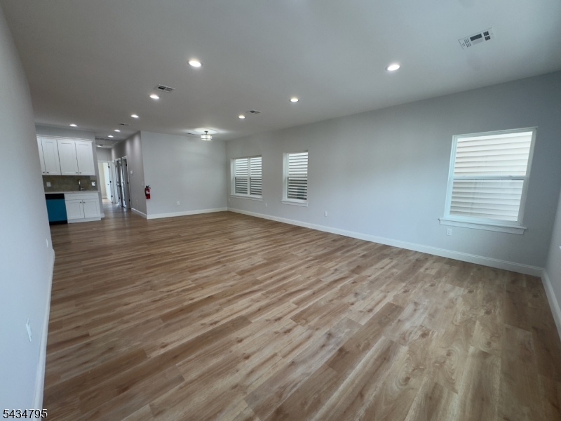 486 S 19Th St 2nd Fl