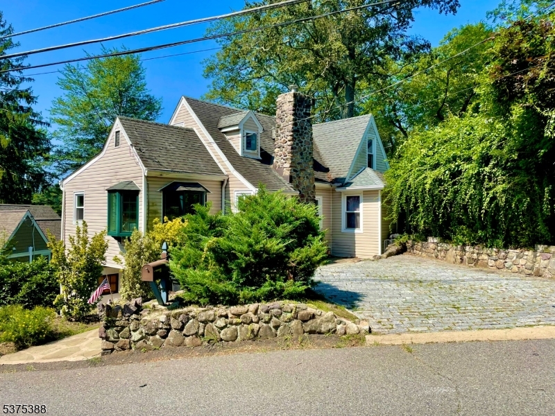 122 Lakewood Dr