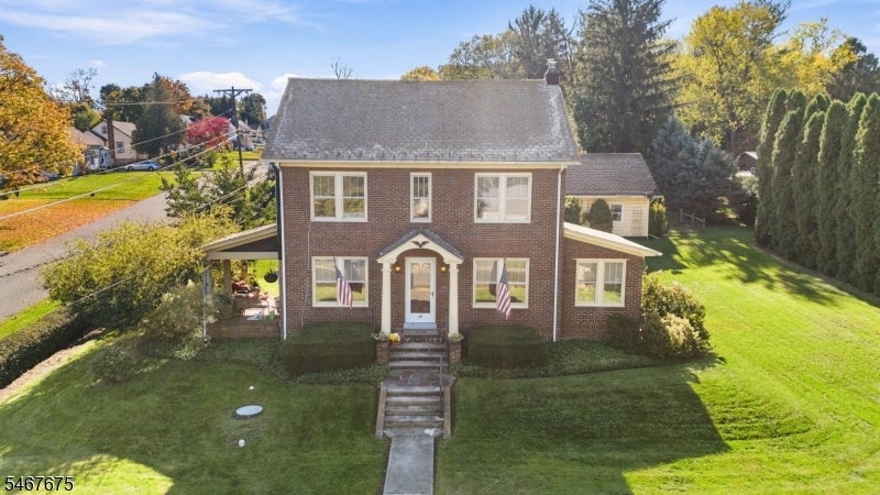 22 Hillcrest Ave