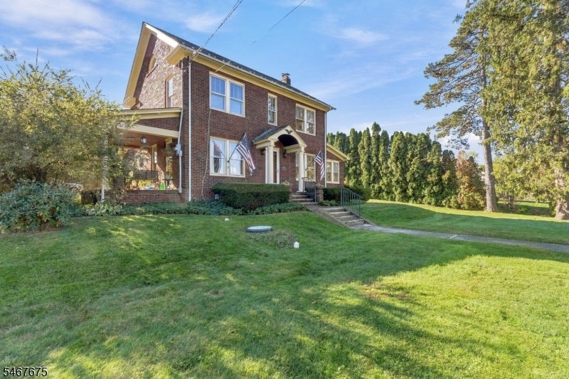 22 Hillcrest Ave
