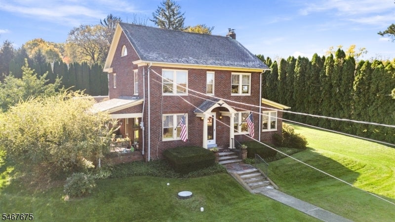 22 Hillcrest Ave