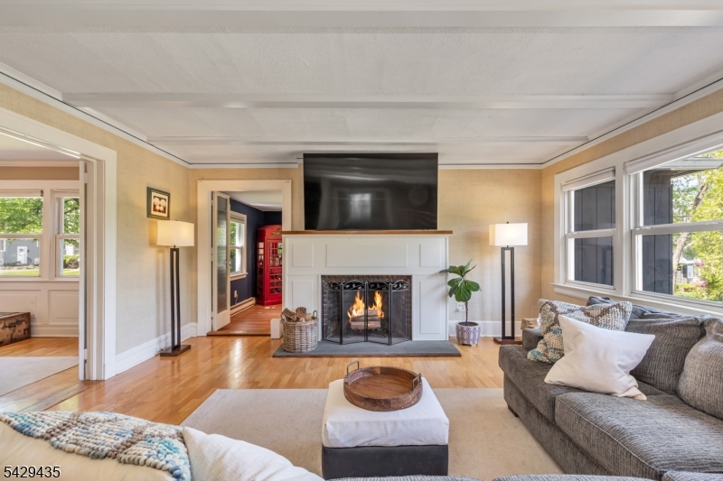 3 Oak Ridge Ave