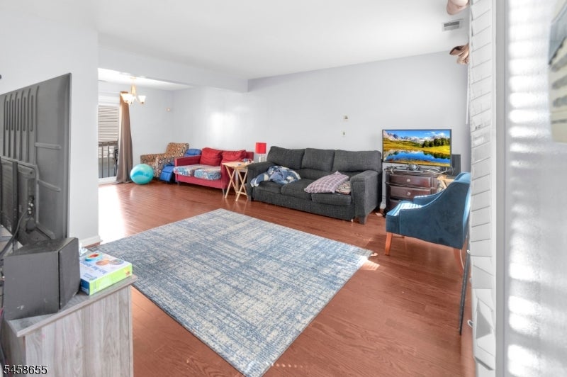 664 Irvington Ave 6