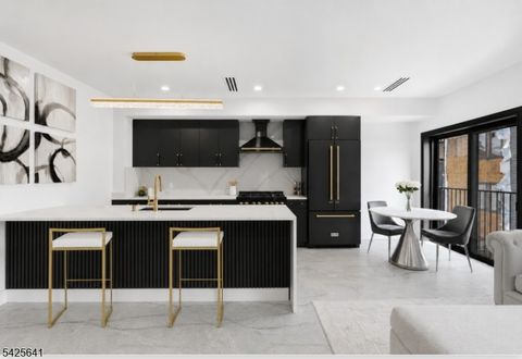 9 Minerva St 2 Jersey City NJ 07304