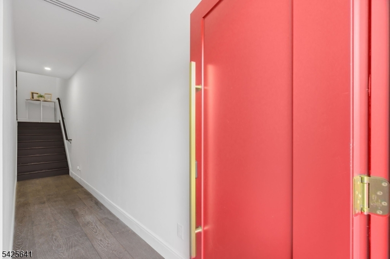 9 Minerva St 2