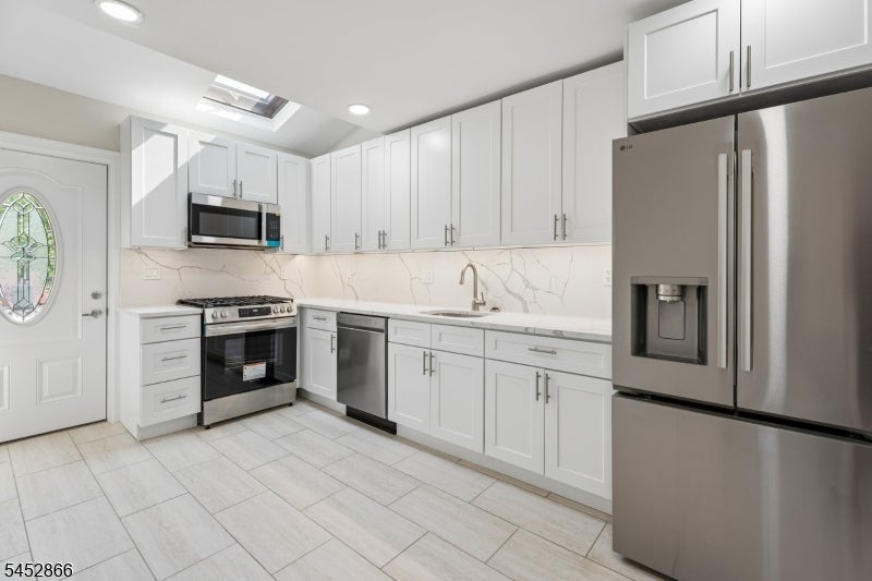 57 Greenwood Ave UNIT 2 2
