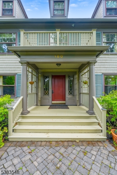 180 Franklin St