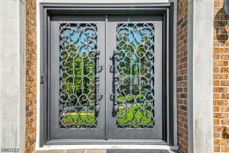 67 Seminary Dr