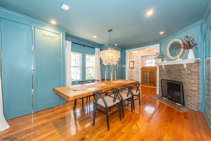 85 Evergreen Ave