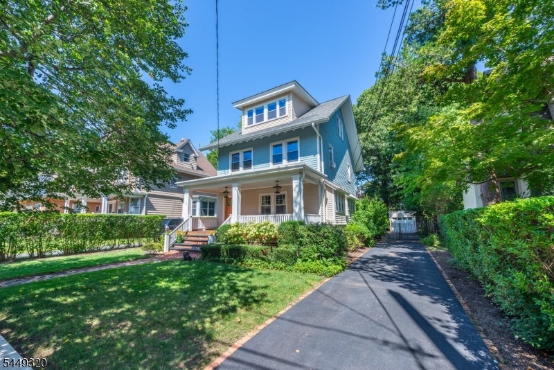 85 Evergreen Ave
