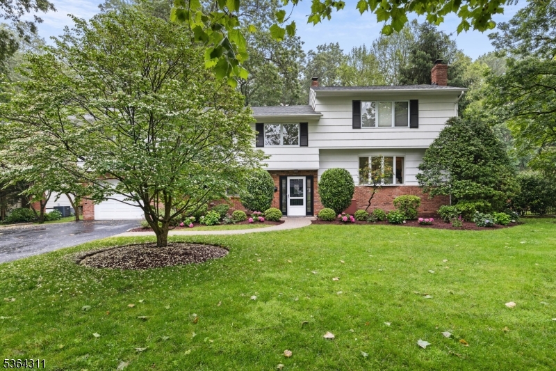 2242 Shawnee Path