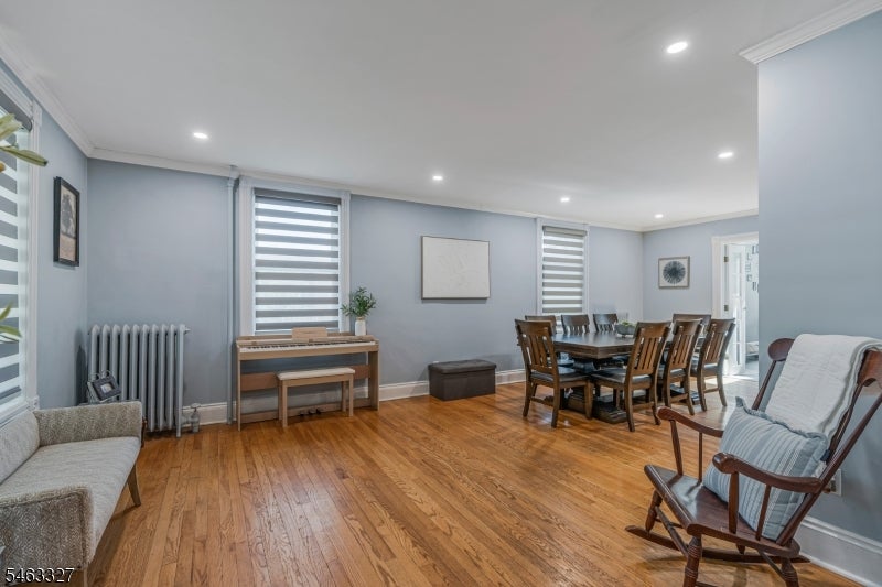 12 Essex Ave