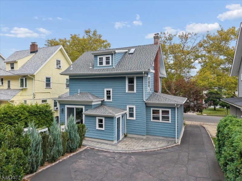 118 Essex Ave