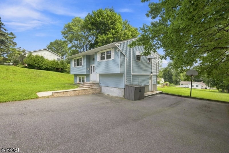 20 S Hillside Dr