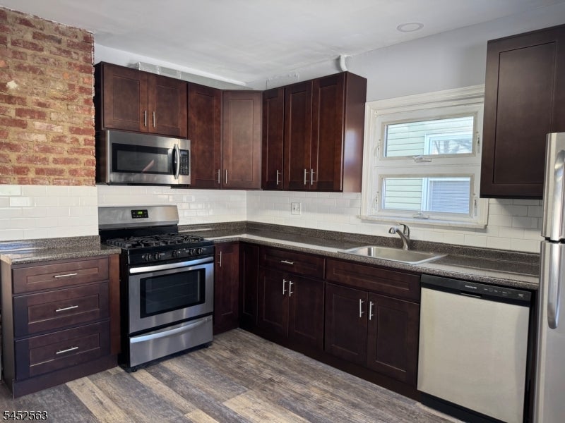271 Davis Ave 2