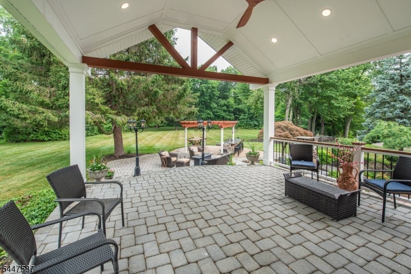 1 Evergreen Dr