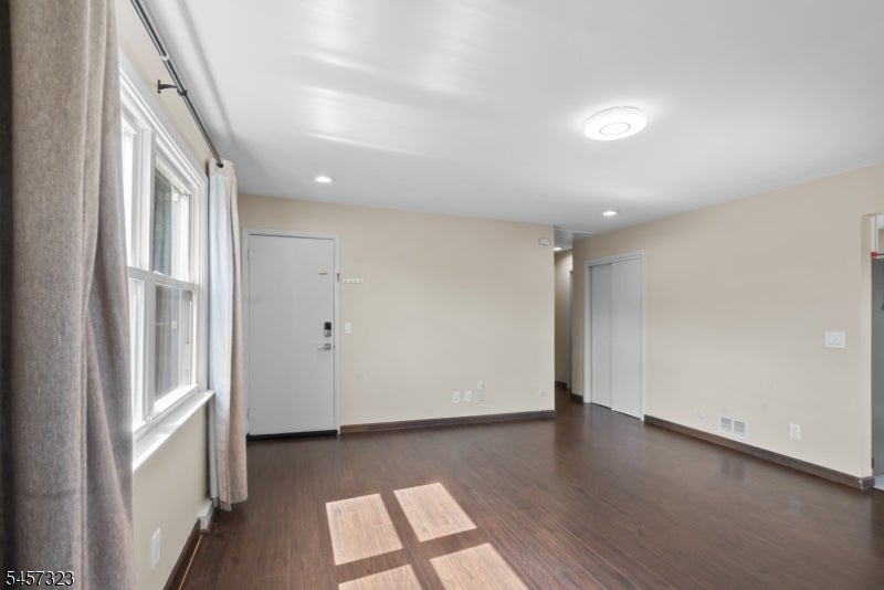 58 Jardine Rd 2