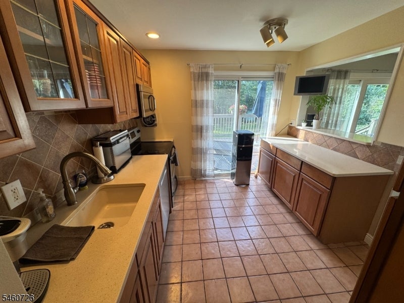 55 Mary Ann Rd