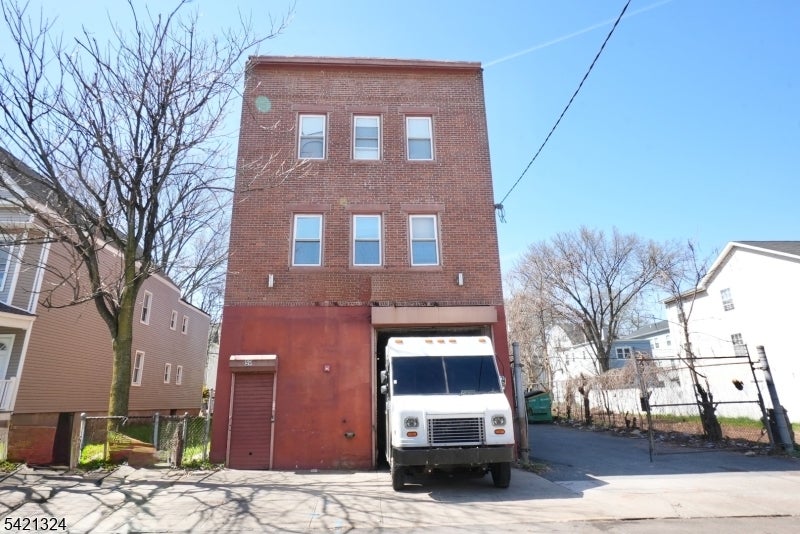 59 N 14Th St