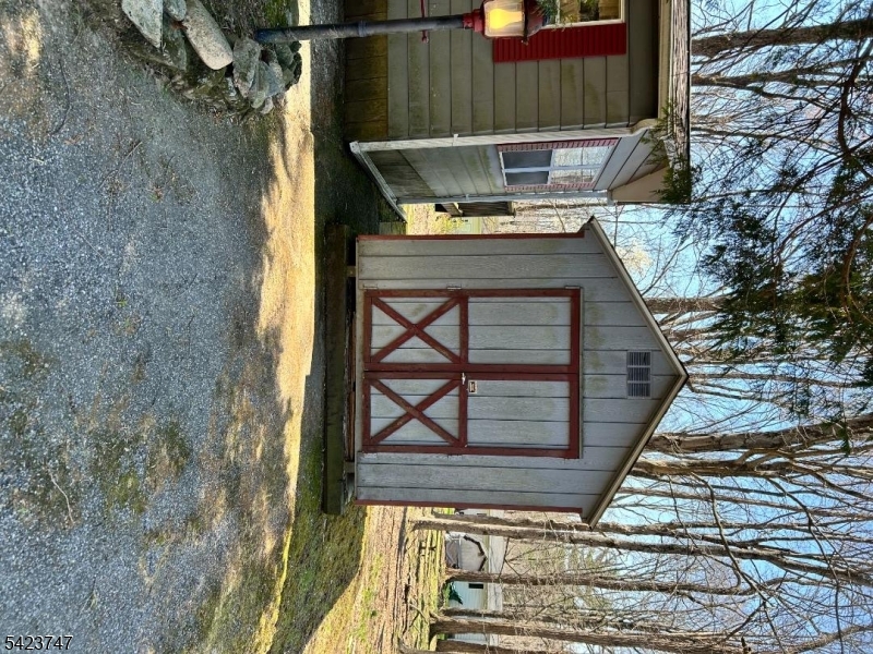 10 Watergate Dr
