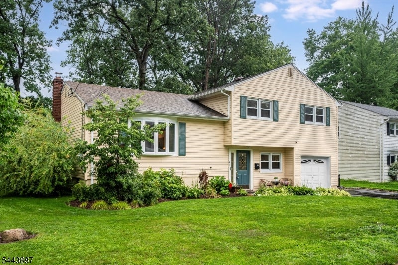 49 Crestmont Rd