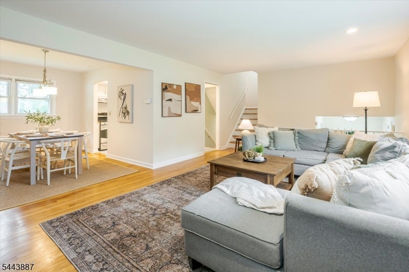 49 Crestmont Rd