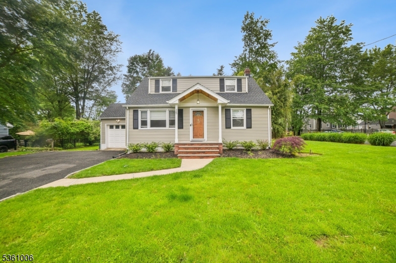 25 Harwood Ave