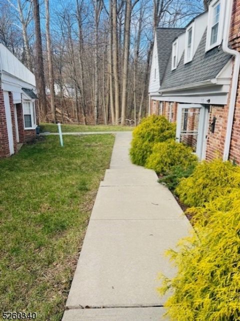 7 Beech Spring Dr 7F Summit City NJ 07901
