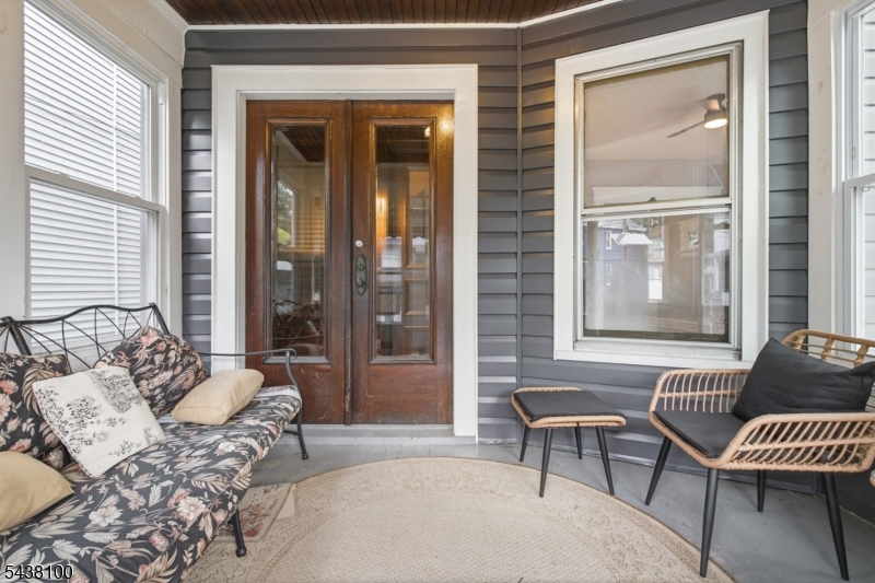 228 Duane St 1