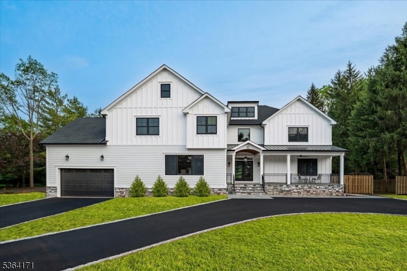 10 Michael Ln