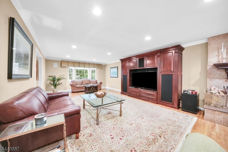 23 Brittany Rd