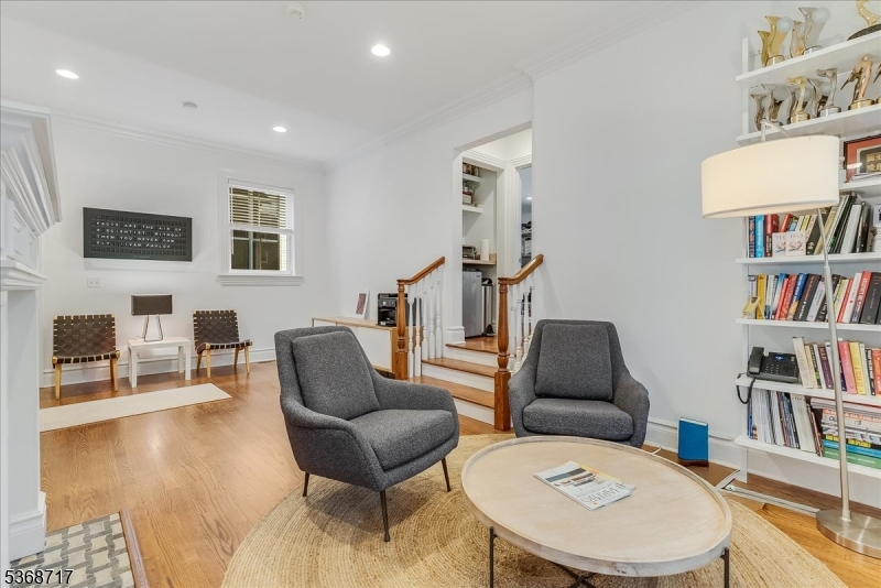 201 Claremont Ave