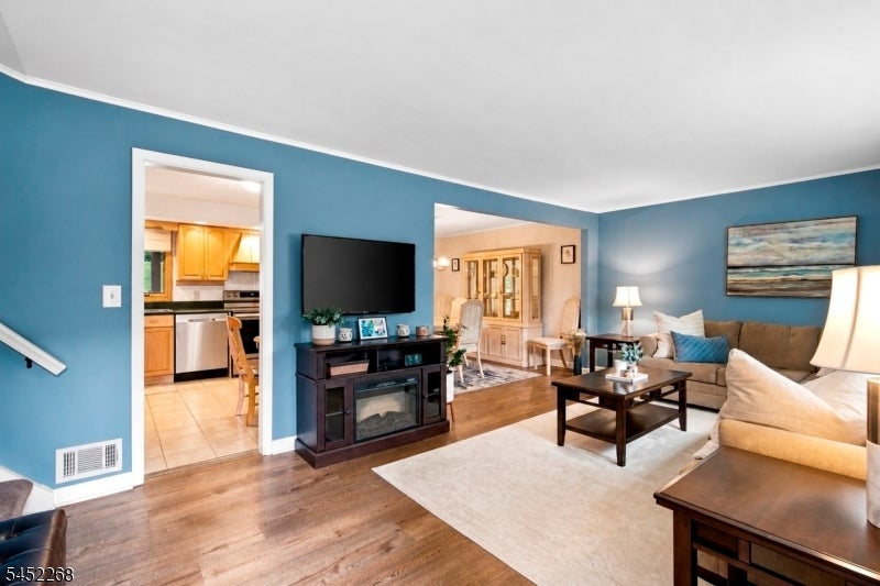 24 Stony Brook Rd