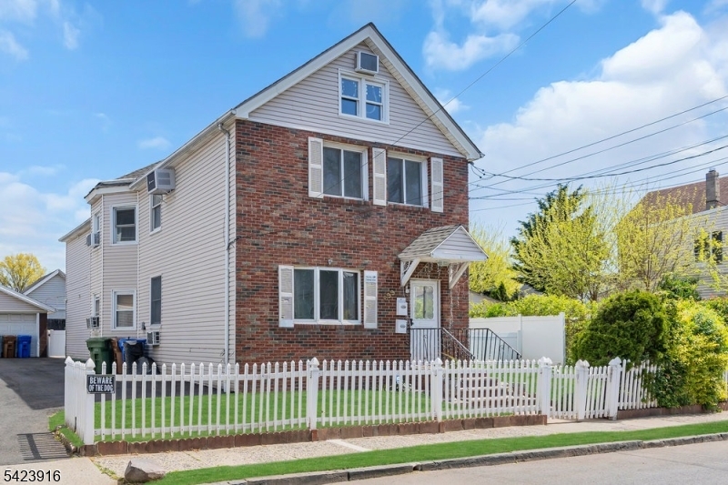 633 Mcgillvray Pl