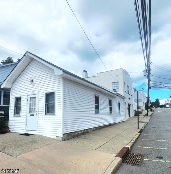 701 Birch St