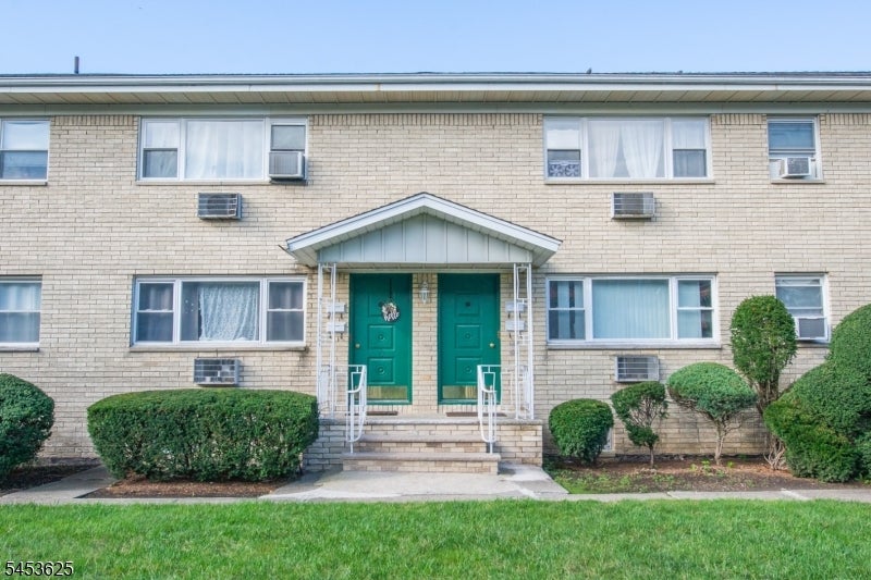 20 Halsey Ave 18