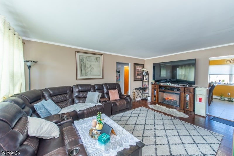 20 Halsey Ave 18