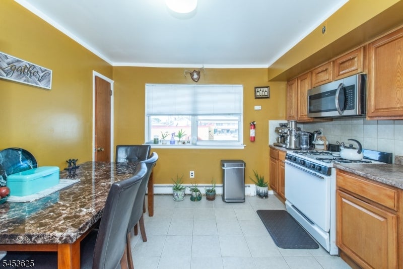 20 Halsey Ave 18