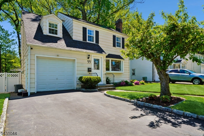 99 Ferncliff Rd