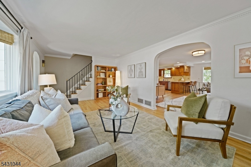 99 Ferncliff Rd