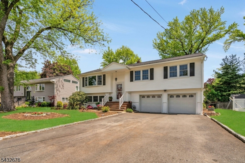 98 Vassar Dr