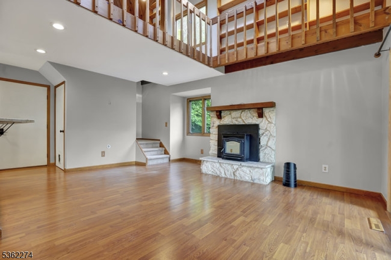 6 Village Way 6