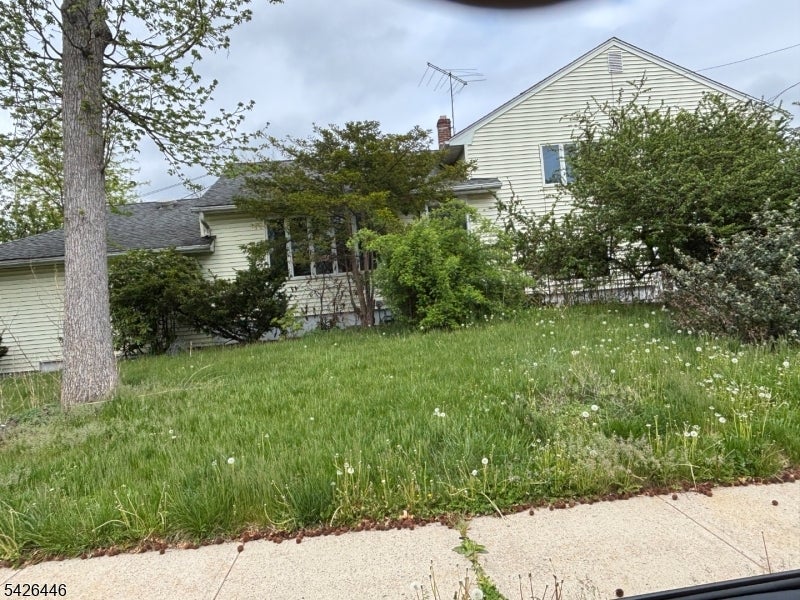 6 Grand St