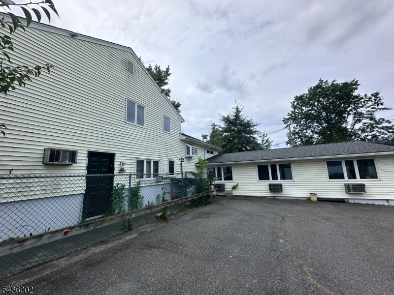 6 Grand St