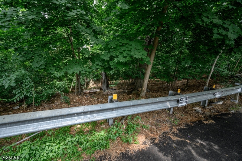 39 Forest Dr