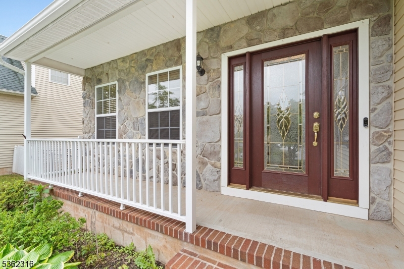 27 Heinrick Way